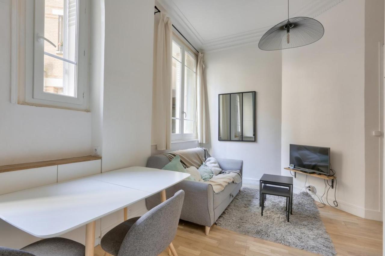 Estudio con encanto - París 18ème arrondissement Apartamento Exterior foto